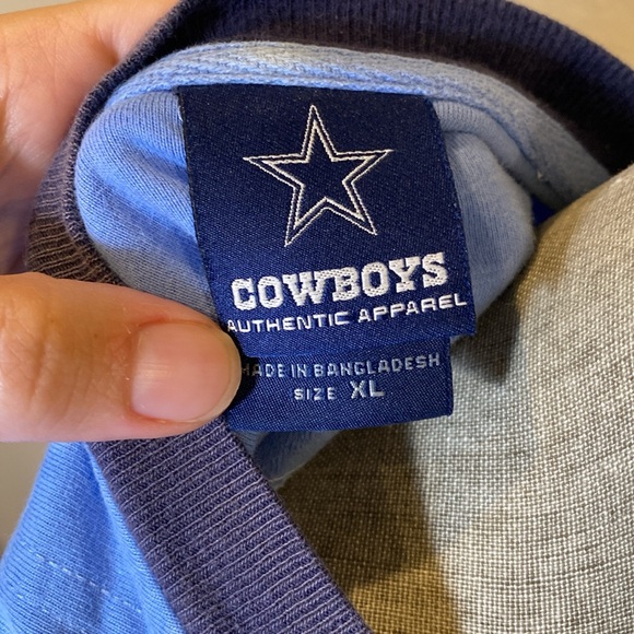 Vintage Y2K Dallas Cowboys Blue and Navy T Shirt with Star - Picture 9 of 10